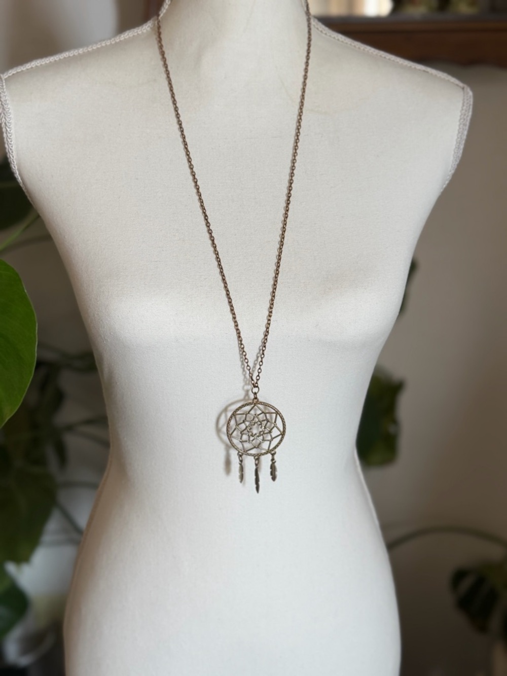 Vintage Gold-Tone Dreamcatcher Dangling Feathers Pendant Necklace